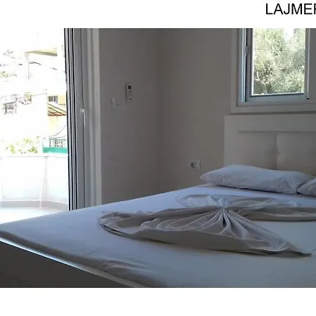 Megi 3 Apartamento *